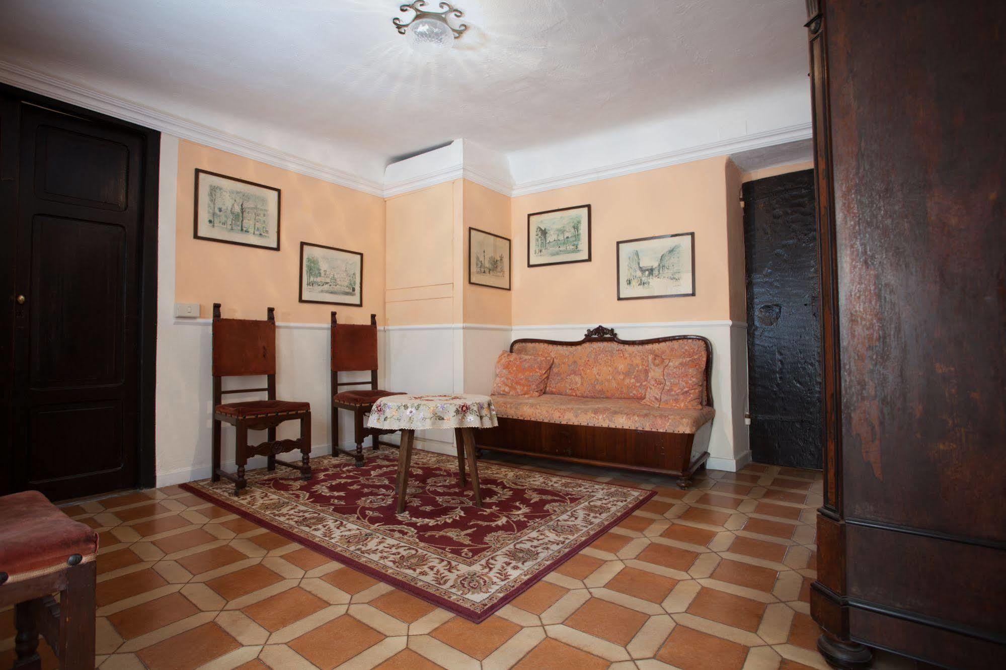 Corte Palazzo Picedi Benettini Sarzana Exteriör bild