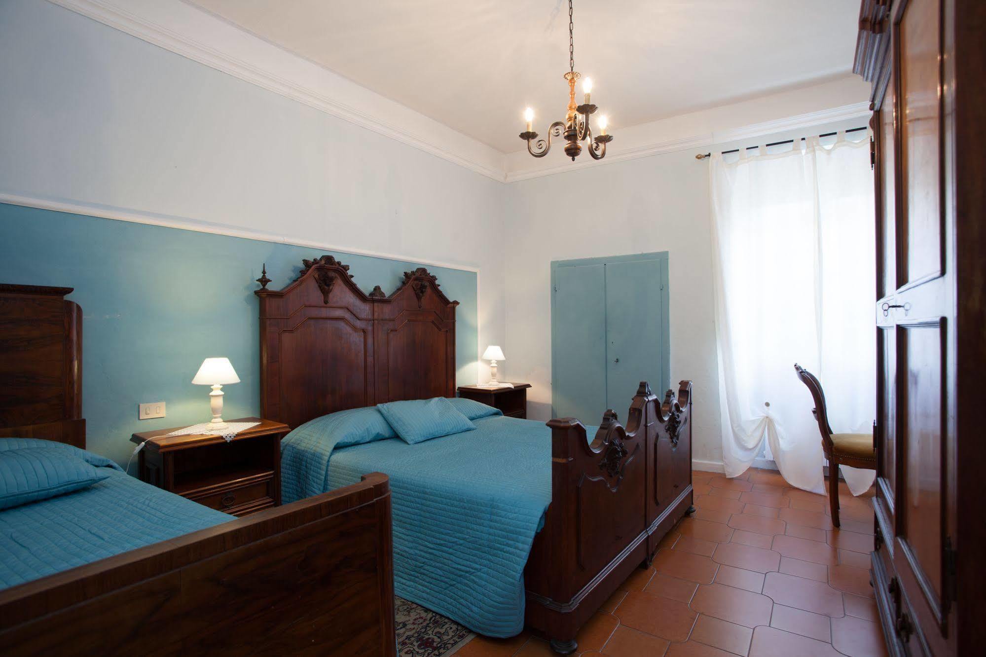 Corte Palazzo Picedi Benettini Sarzana Exteriör bild